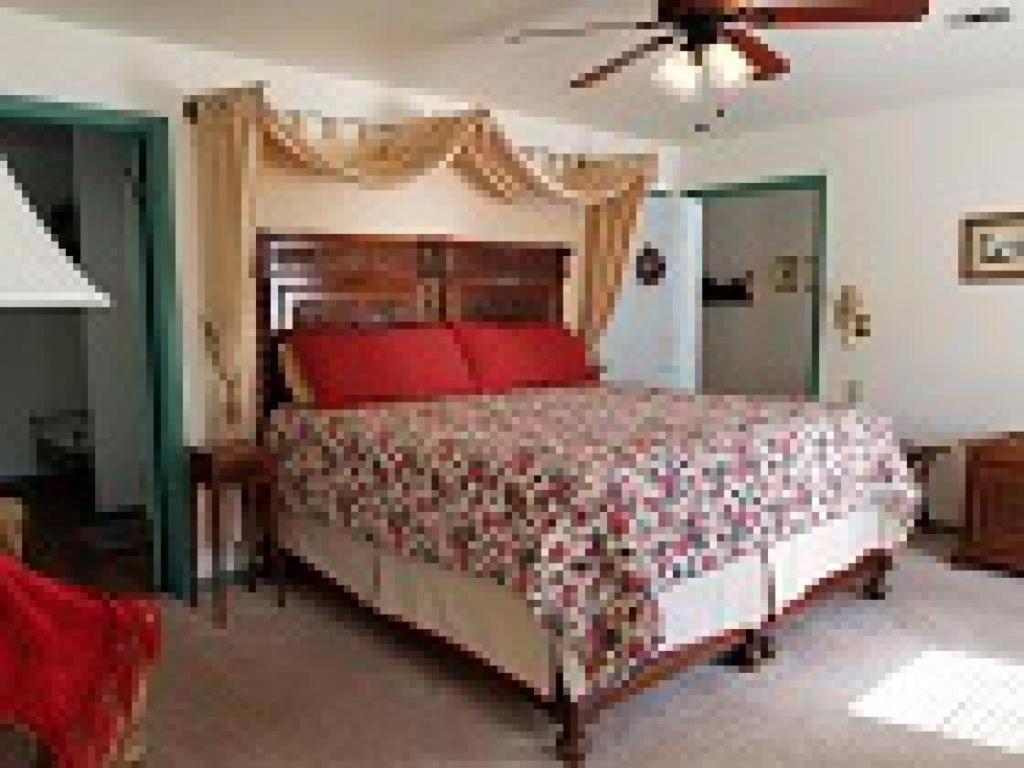 Aldrich House Bed & Breakfast Вільямсбург Номер фото